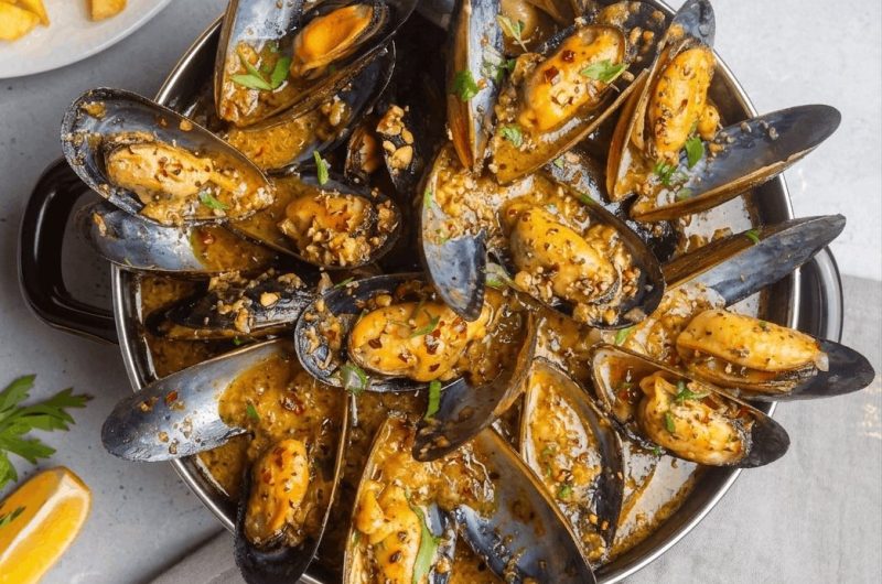 Cowboy Butter Mussels: Bold, Garlicky, Ready in 20 Minutes